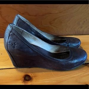Chocolate Brown Frye Carson Wedge Pumps 8.5M